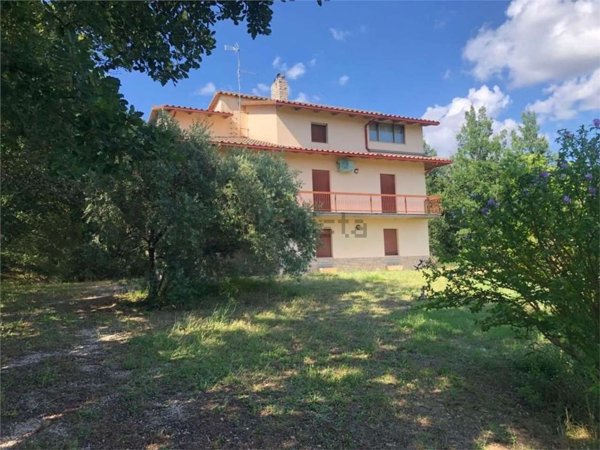 casa indipendente in vendita a Monte Castello di Vibio in zona Madonna del Piano