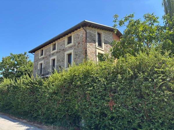 casa indipendente in vendita a Monte Castello di Vibio in zona Doglio