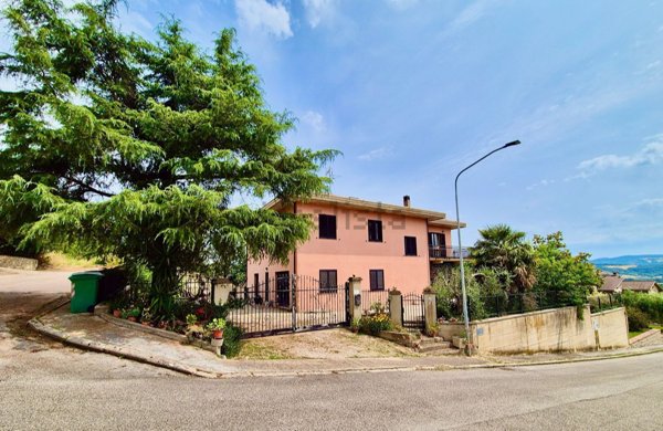 casa indipendente in vendita a Monte Castello di Vibio