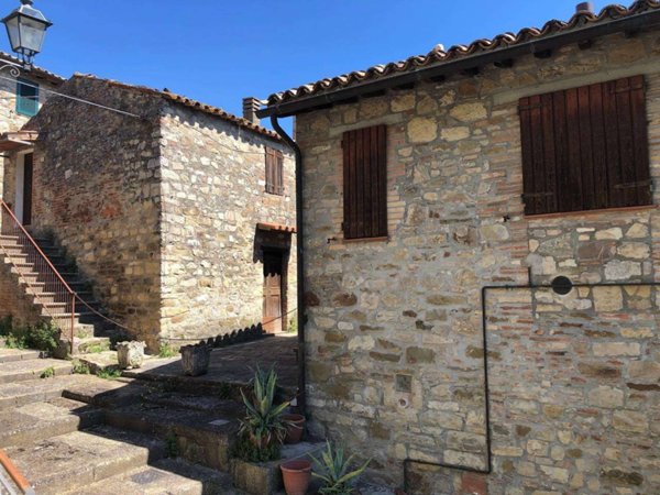 casa indipendente in vendita a Monte Castello di Vibio in zona Doglio