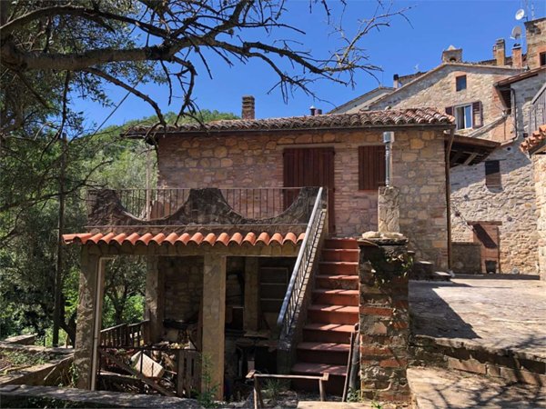 casa indipendente in vendita a Monte Castello di Vibio in zona Doglio