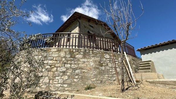 villa in vendita a Monte Castello di Vibio in zona Doglio