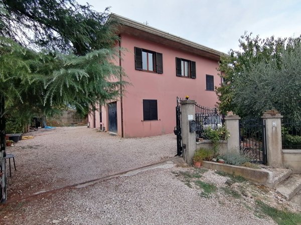 casa indipendente in vendita a Monte Castello di Vibio in zona Madonna del Piano