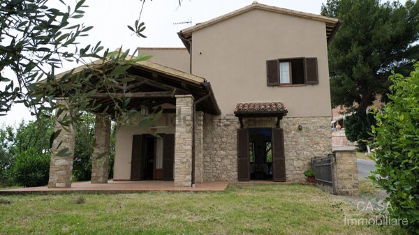 casa indipendente in vendita a Monte Castello di Vibio in zona Madonna del Piano