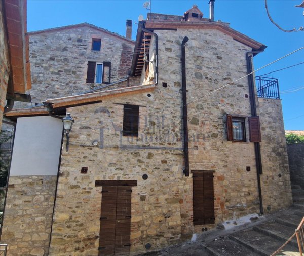 casa indipendente in vendita a Monte Castello di Vibio in zona Doglio