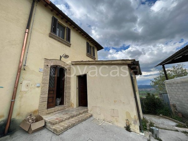 casa indipendente in vendita a Montefalco