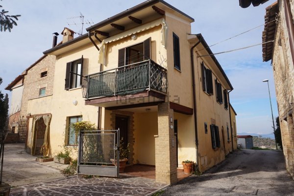 appartamento in vendita a Montefalco in zona Casale