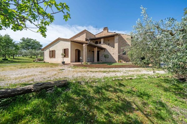 casa indipendente in vendita a Montefalco in zona Casale