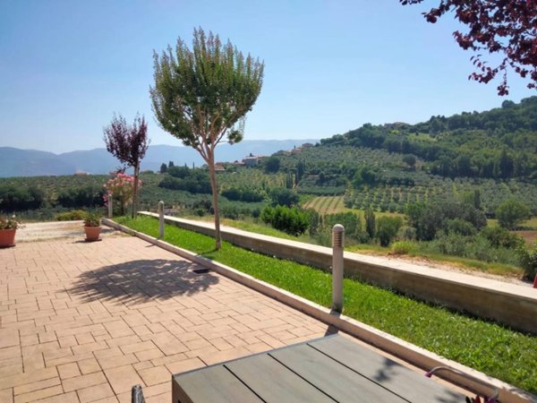 casa indipendente in vendita a Montefalco in zona Montepennino