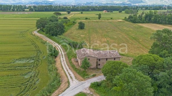 casa indipendente in vendita a Montefalco in zona Casale