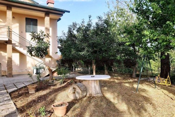 casa indipendente in vendita a Montefalco