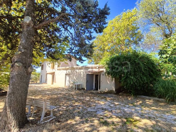 casa indipendente in vendita a Montefalco