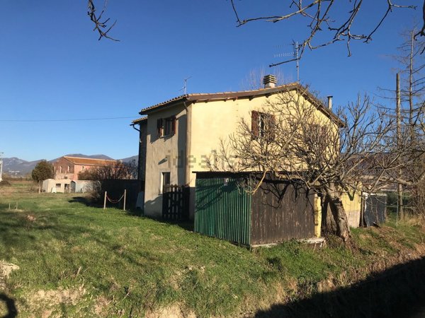 casa indipendente in vendita a Montefalco