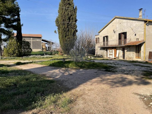 casa indipendente in vendita a Montefalco