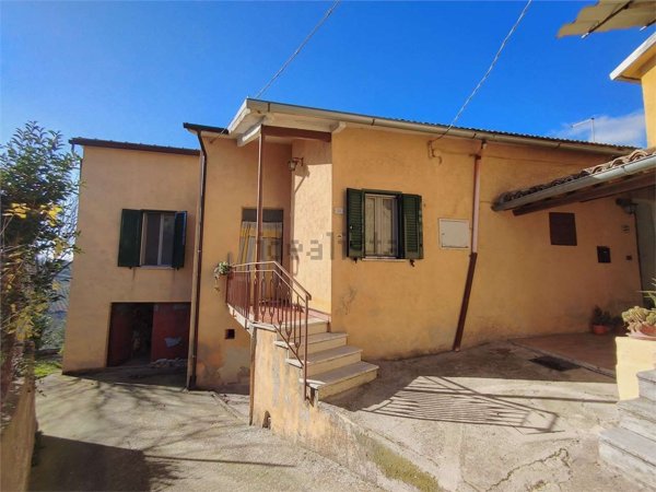 appartamento in vendita a Montefalco in zona Montepennino