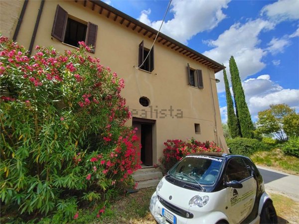casa semindipendente in vendita a Montefalco
