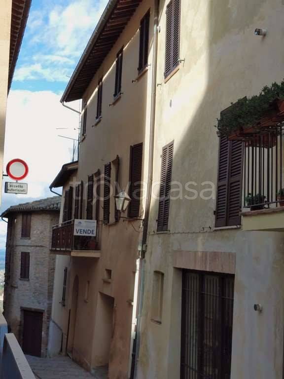 casa indipendente in vendita a Montefalco