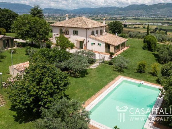 casa indipendente in vendita a Montefalco