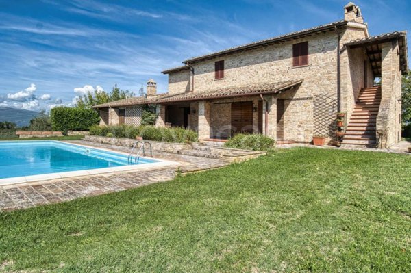 casa indipendente in vendita a Montefalco in zona Casale