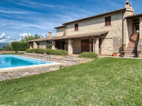 casa indipendente in vendita a Montefalco in zona Casale