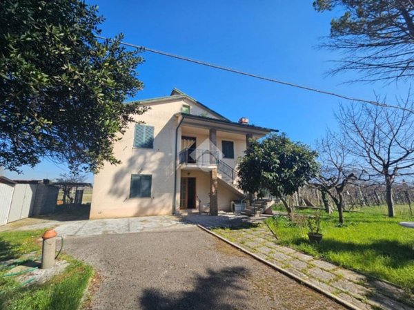 casa indipendente in vendita a Montefalco in zona Fratta