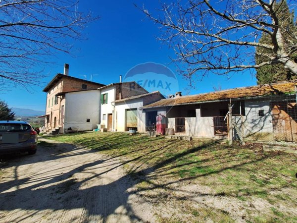 appartamento in vendita a Montefalco in zona Casale