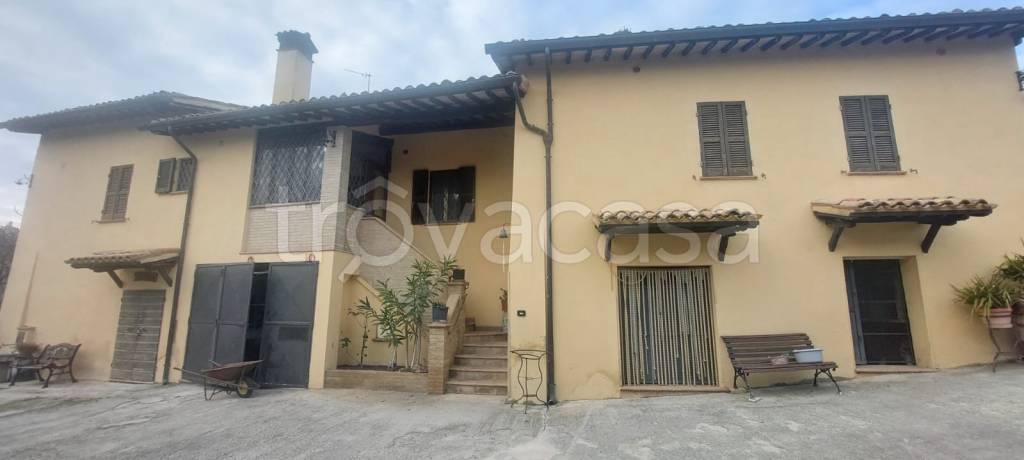 casa indipendente in vendita a Montefalco in zona Casale