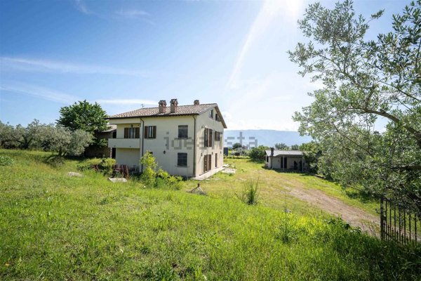 casa indipendente in vendita a Montefalco in zona Casale