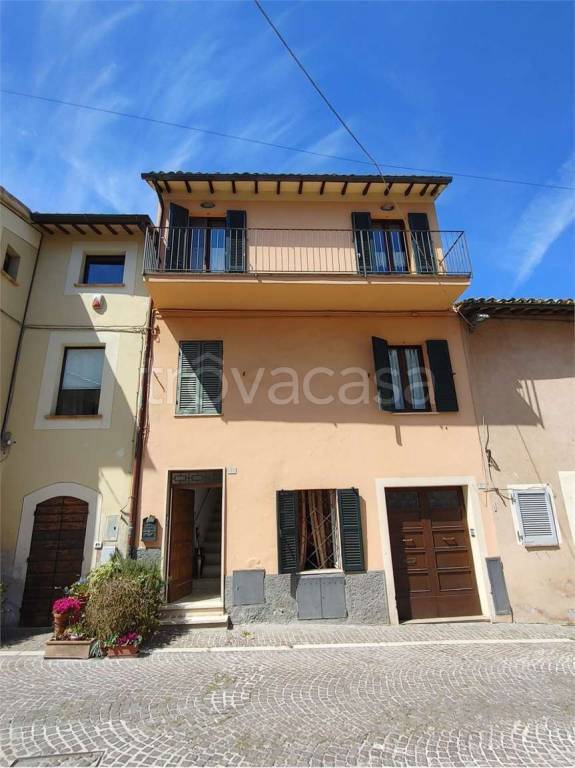 casa indipendente in vendita a Montefalco