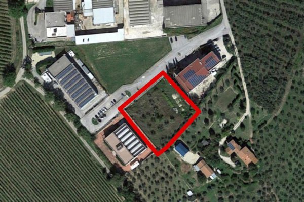 terreno edificabile in vendita a Montefalco in zona Pietrauta