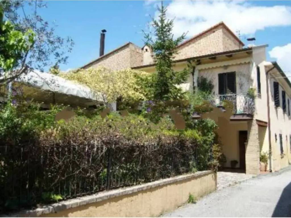 casa indipendente in vendita a Montefalco