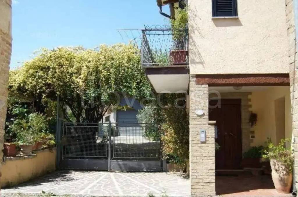 casa indipendente in vendita a Montefalco