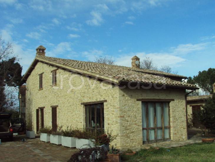 casa indipendente in vendita a Montefalco in zona Pietrauta
