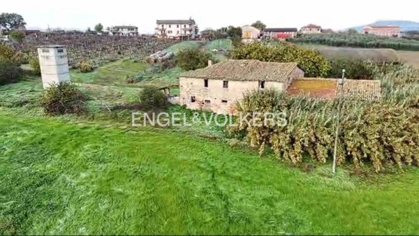 casa indipendente in vendita a Montefalco in zona Casale