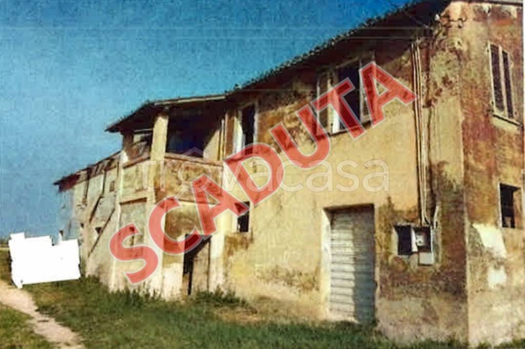 locale commerciale in vendita a Montefalco