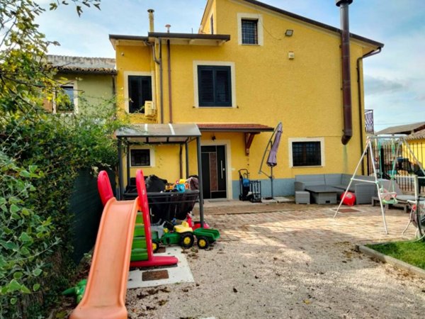 casa indipendente in vendita a Montefalco in zona Turrita