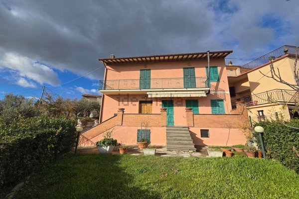 casa indipendente in vendita a Montefalco