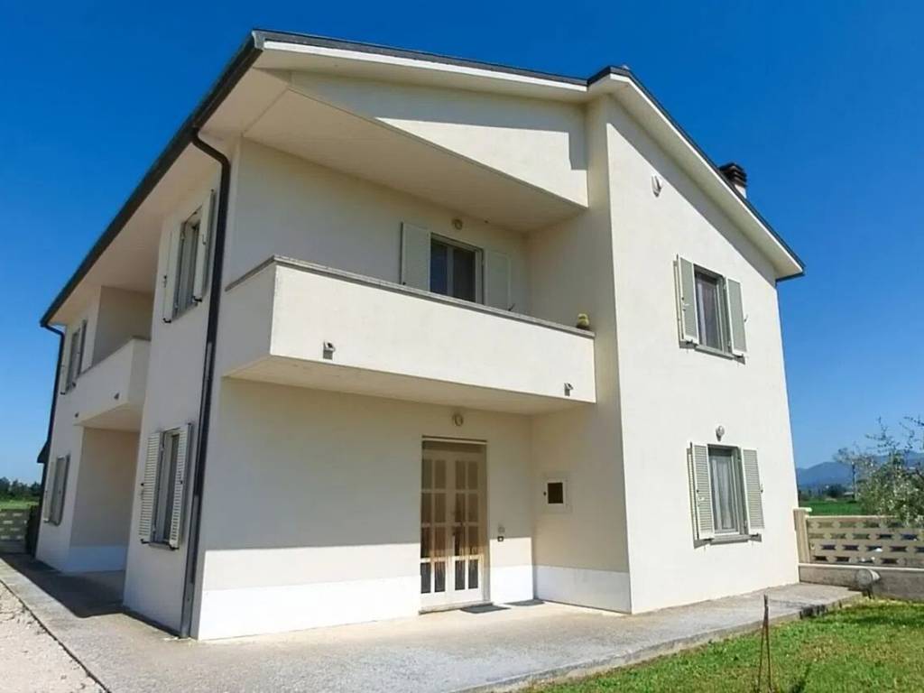 casa indipendente in vendita a Montefalco