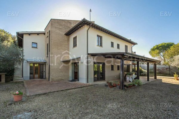casa indipendente in vendita a Montefalco