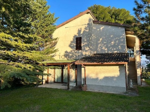 casa indipendente in vendita a Montefalco