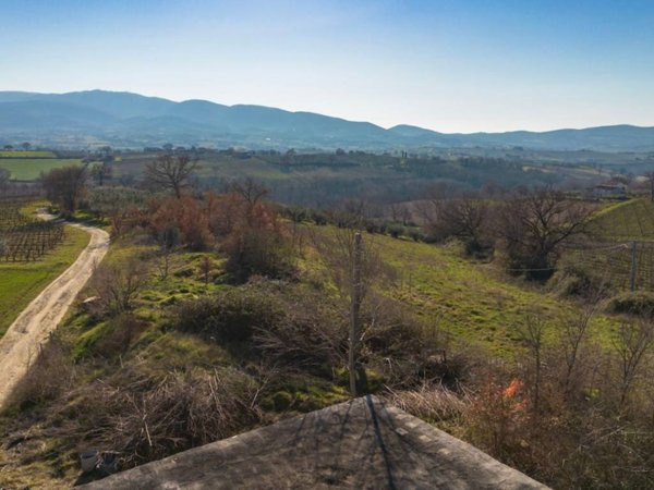 casa indipendente in vendita a Montefalco