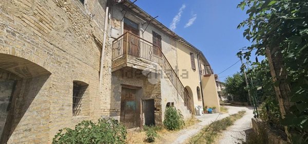 casa semindipendente in vendita a Montefalco