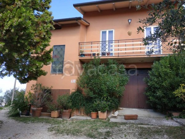 casa indipendente in vendita a Montefalco