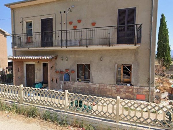 casa indipendente in vendita a Montefalco in zona San Clemente