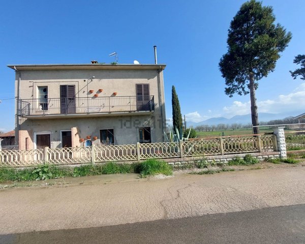 casa indipendente in vendita a Montefalco in zona San Clemente