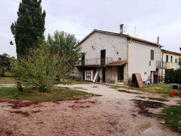 casa indipendente in vendita a Montefalco