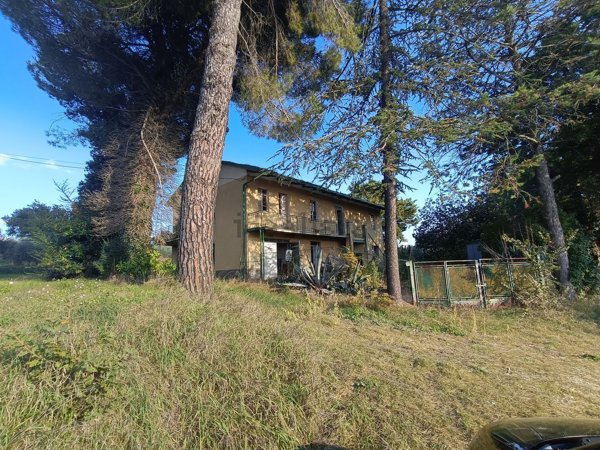 casa indipendente in vendita a Montefalco in zona Cerrete