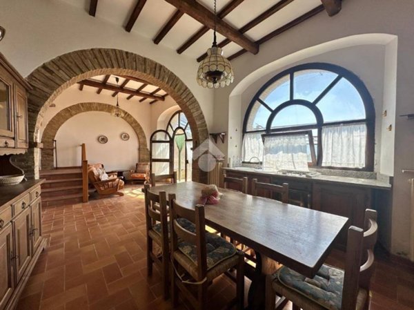 casa indipendente in vendita a Montefalco