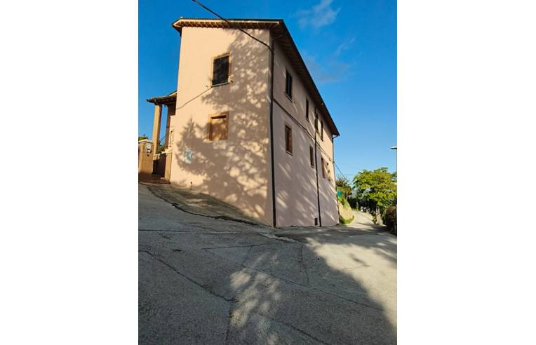 casa indipendente in vendita a Montefalco