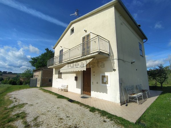casa indipendente in vendita a Montefalco